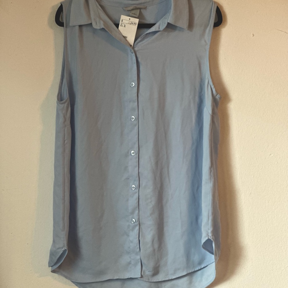 Light blue H&M sleeveless blouse